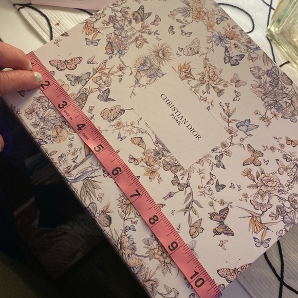 Dior Lux Make-Up Bundle in Limited Edition Gift Box - Picture 13 of 15